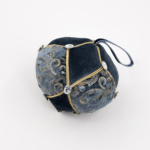 Decoratiune Craciun, Glob cu catifea, broderie cu paiete si pietre, albastru, 12cm