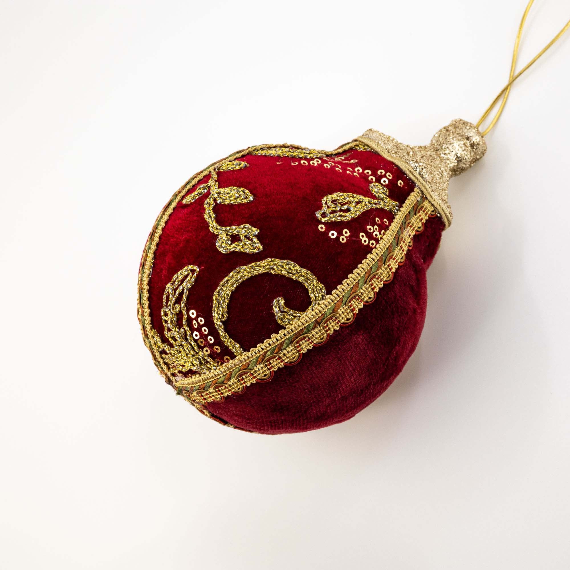 Decoratiune Craciun, Glob cu broderie si catifea, visiniu si auriu, 15cm