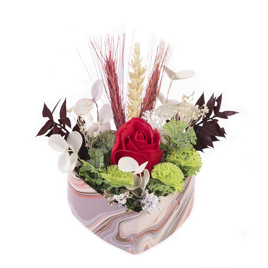 Aranjament floral, cutie in forma de inima cu 1 trandafir de sapun