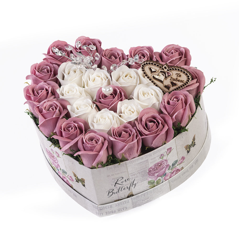 Aranjament floral, cutie in forma de inima cu 23 de trandafiri de sapun