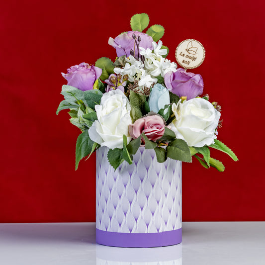 Aranjament in cutie mov cu flori de mătase și flori artificiale